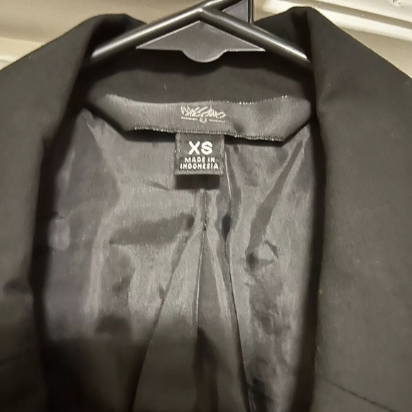 Black Mossimo Fitted Blazer Size XS Machine Washable - Picture 2 of 4